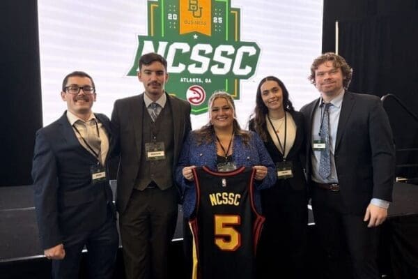 Jillian Archer ’25 (center) and fellow Nichols competitors Justin Janosz ’25, Ben Kallgren ’25, Jessica Volpi ’25 and Jack Ellis ’25 at the NCSSC in Atlanta